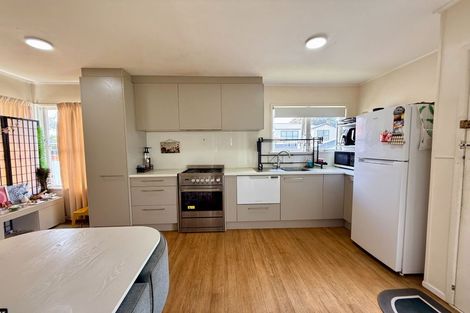 Photo of property in 38 Tairere Crescent, Rosehill, Papakura, 2113