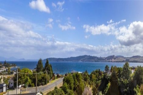 Photo of property in 2/36 Shepherd Road, Waipahihi, Taupo, 3330