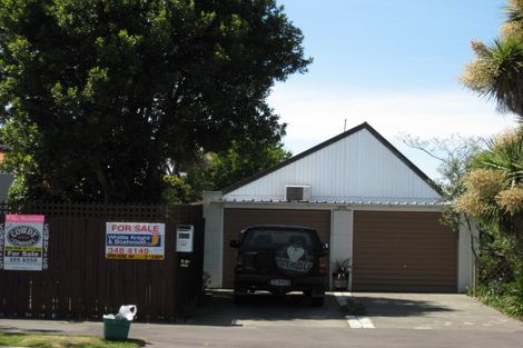 Photo of property in 1/98 Avonhead Road, Avonhead, Christchurch, 8042