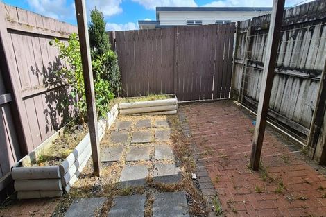 Photo of property in Lakeview Terrace, 20/14 Ambrico Place, New Lynn, Auckland, 0600