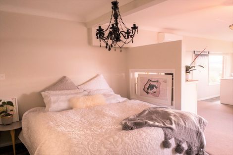 Photo of property in 1 The Parade, Bucklands Beach, Auckland, 2012