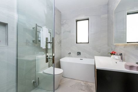 Photo of property in 31c Linwood Avenue, Forrest Hill, Auckland, 0620