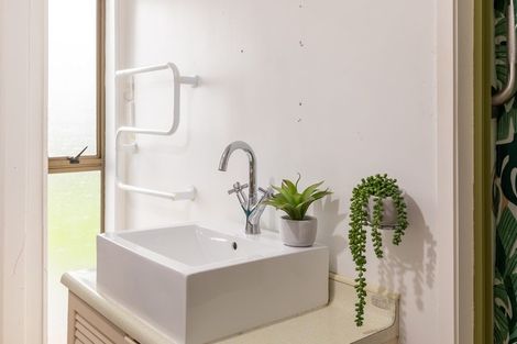 Photo of property in 57 Arapito Road, Titirangi, Auckland, 0604