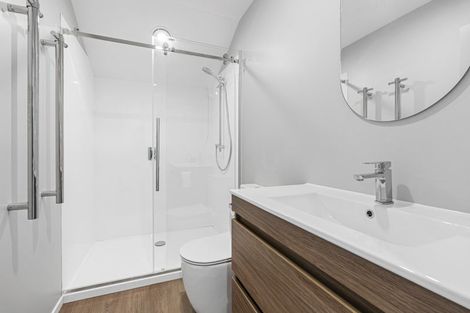 Photo of property in 5 Awanui Street, Merrilands, New Plymouth, 4312