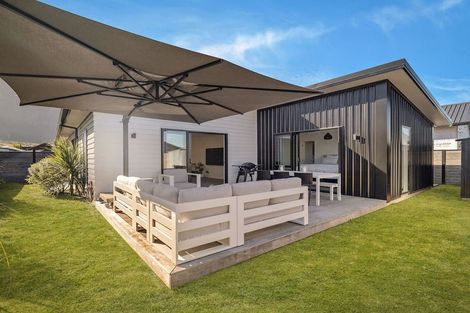 Photo of property in 13 Wheat Street, Jacks Point, Queenstown, 9371