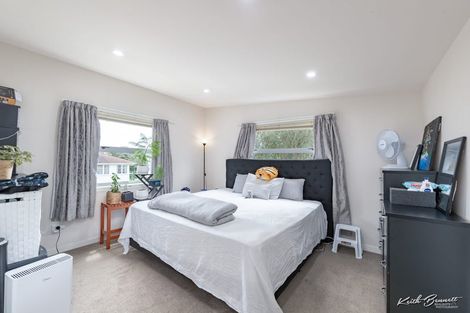 Photo of property in 18a Franklyn Road, Tawa, Wellington, 5028