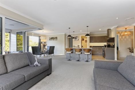 Photo of property in 21 Kahika Grove, Huapai, Kumeu, 0810