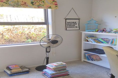 Photo of property in 82 Karamea Street, Whalers Gate, New Plymouth, 4310