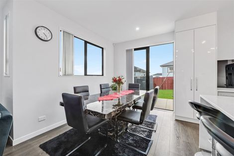 Photo of property in 32 Nola Dawn Avenue, Papakura, 2110