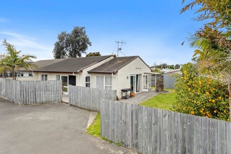 Photo of property in 2/230 Valley Road, Mount Maunganui, 3116
