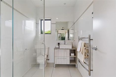 Photo of property in 33 Ganley Terrace, Stonefields, Auckland, 1072