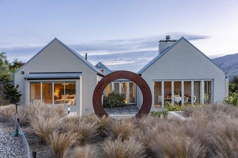 Photo of property in 24 Briar Bank Drive, Wanaka, 9305