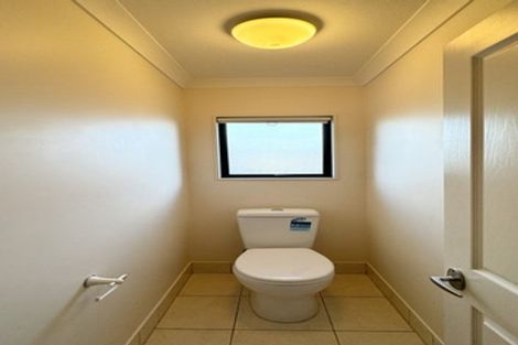 Photo of property in 4 Mackwell Road, Fairview Heights, Auckland, 0632