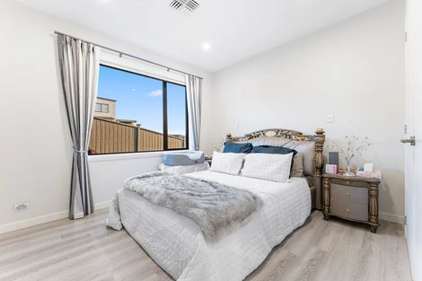 Photo of property in 13 Michael Richard Place, East Tamaki Heights, Auckland, 2016