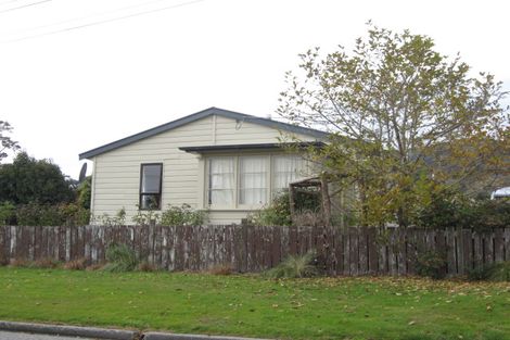Photo of property in 8 Mill Street, Tapanui, 9522