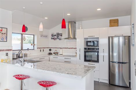 Photo of property in 8 Castaway Place, Gulf Harbour, Whangaparaoa, 0930