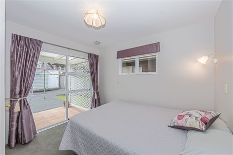 Photo of property in 2/26 Elliott Avenue, Bayview, Auckland, 0629
