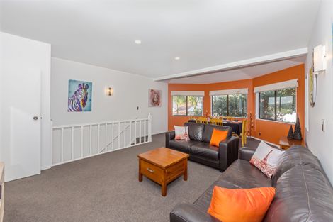 Photo of property in 8 Castaway Place, Gulf Harbour, Whangaparaoa, 0930