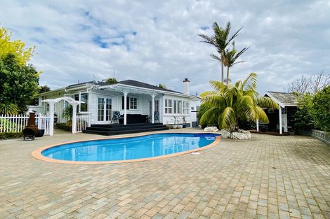 Photo of property in 12 Parkview Place, Pakuranga, Auckland, 2010