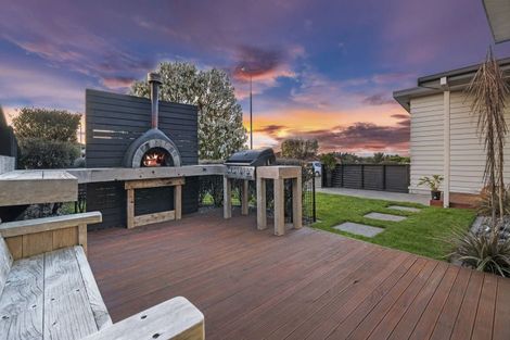 Photo of property in 16 Formosa Place, Pyes Pa, Tauranga, 3112