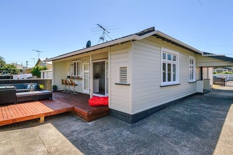 Photo of property in 13 Collins Street, Petone, Lower Hutt, 5012