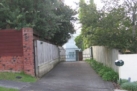 Photo of property in 8 Calman Place, Chatswood, Auckland, 0626