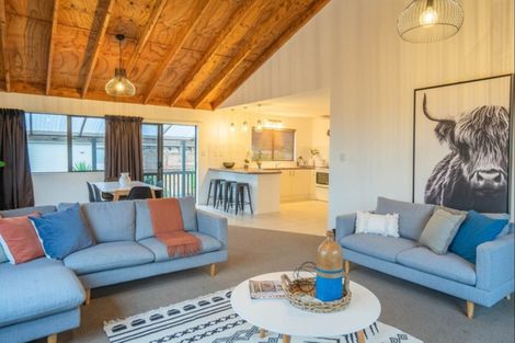 Photo of property in 19a Huia Street, Waikanae, 5036