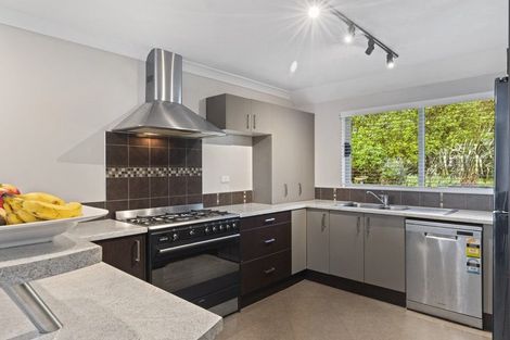 Photo of property in 21 Old Barn Road, Opaheke, Papakura, 2584