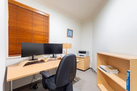 Photo of property in 43 Quadrant Heights, Paraparaumu, 5032