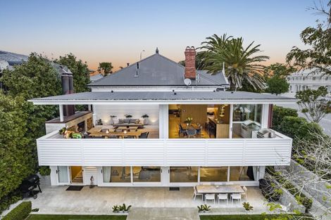 Photo of property in 215 Jervois Road, Herne Bay, Auckland, 1011