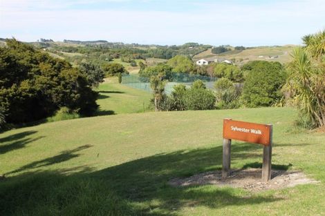 Photo of property in 144 Takahoa Drive, Kaiwaka, 0573