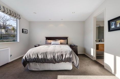 Photo of property in 37a Bay View Road, Kelvin Heights, Queenstown, 9300