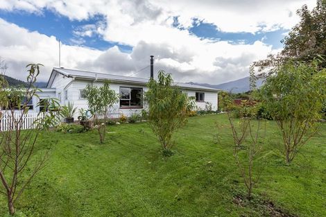 Photo of property in 22 Denston Street, Blackball, 7804