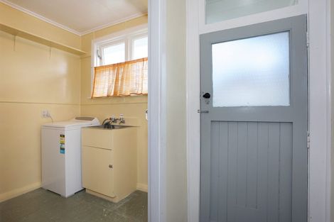 Photo of property in 14 Ward Street, Bulls, 4818