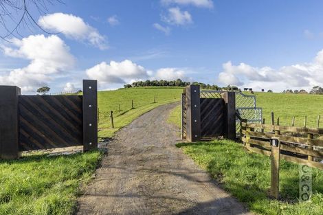 Photo of property in 1242 State Highway 16, Waimauku, 0883