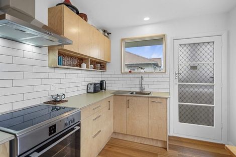 Photo of property in 1/64 Osborne Street, Waltham, Christchurch, 8011