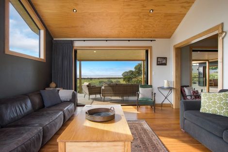 Photo of property in 261b Walker Road East, Aongatete, 3178