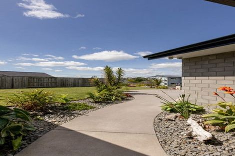 Photo of property in 12 Brendan Close, Omokoroa, 3114