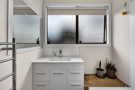 Photo of property in 376 South Road, Omata, New Plymouth, 4374