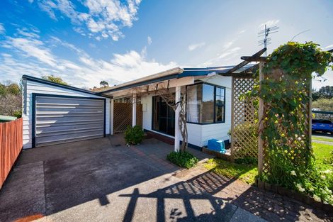 Photo of property in 13 Vancouver Place, Marfell, New Plymouth, 4310