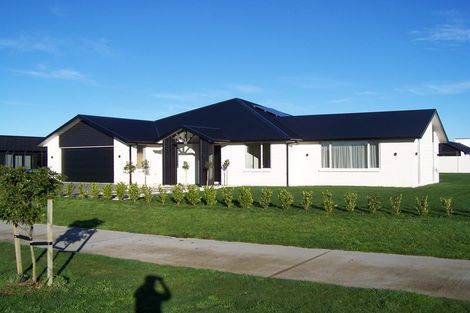 Photo of property in 129 Saint Kilda Road, Cambridge, 3434