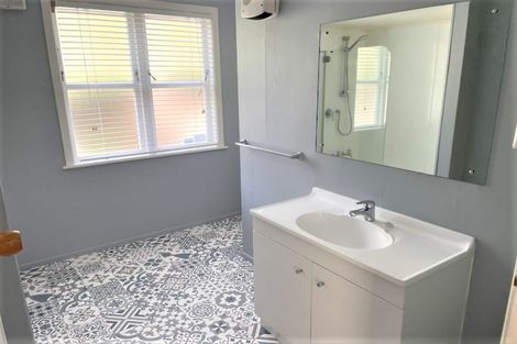 Photo of property in 24 Norana Road, Maoribank, Upper Hutt, 5018