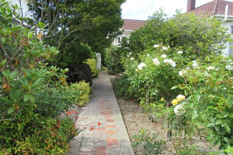 Photo of property in 33 Rhodes Street, Waimate, 7924