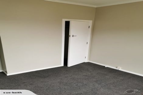 Photo of property in 2/27 Holland Road, Hillcrest, Auckland, 0627