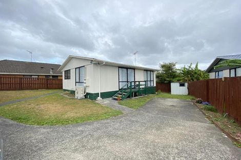 Photo of property in 2/11 Nearco Street, Randwick Park, Auckland, 2105