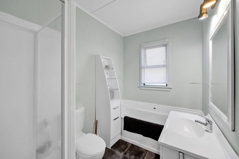 Photo of property in 351 South Road, Hawera, 4674