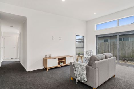 Photo of property in 10 Cassinia Close, Papamoa Beach, Papamoa, 3118