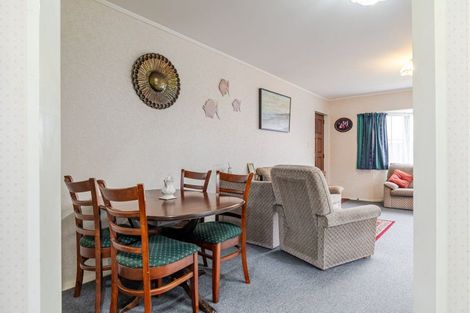 Photo of property in 1 Pinedale Parade, Milson, Palmerston North, 4414