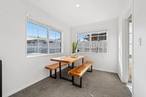 Photo of property in 1/3 Benygloe Place, Highland Park, Auckland, 2010