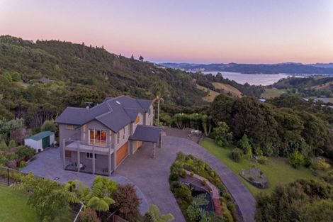 Photo of property in 52 Tarapatiki Drive, Whitianga, 3510